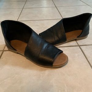 Black sandals - WORN ONCE